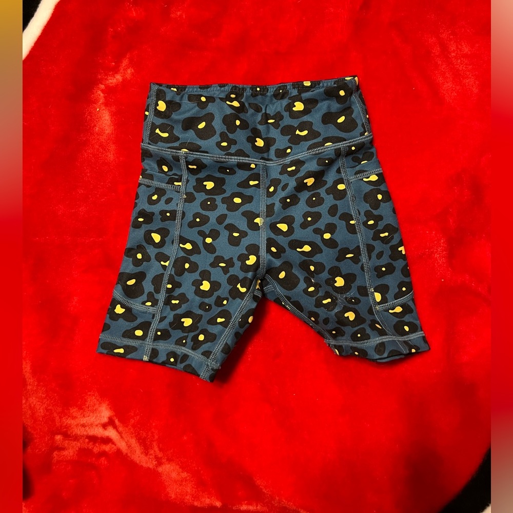 Girls' Teal Peppy Leopard Soft Pocket Hustle Shorts